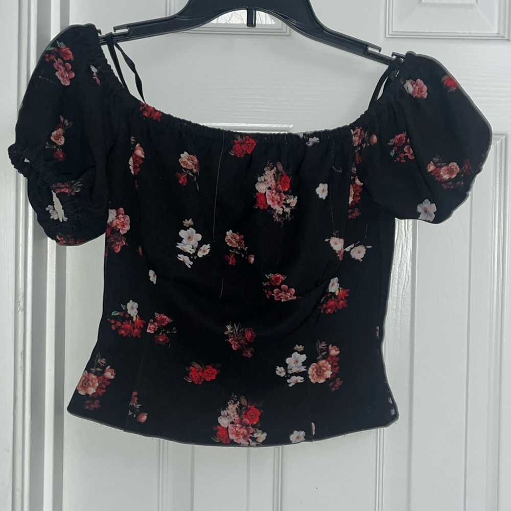 Gianni bini small black floral off the shoulder top worn once